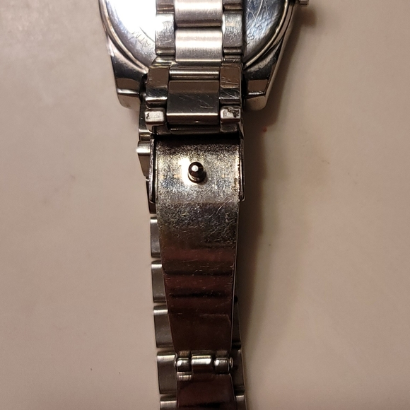 Women's Mk watch - Picture 3 of 8